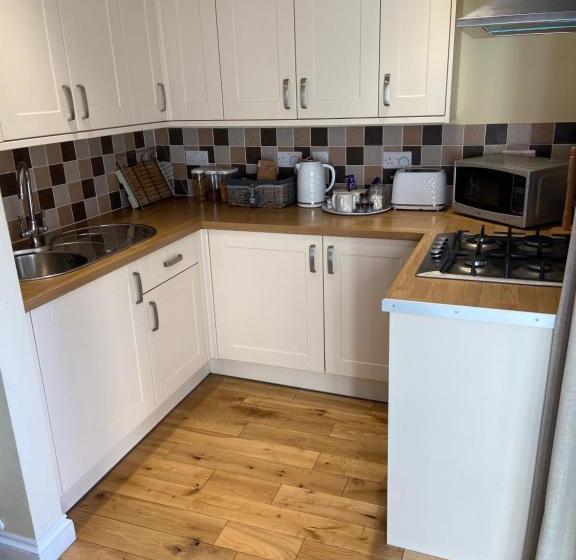 민박 The Ashville Mews