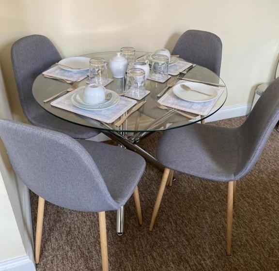 민박 The Ashville Mews