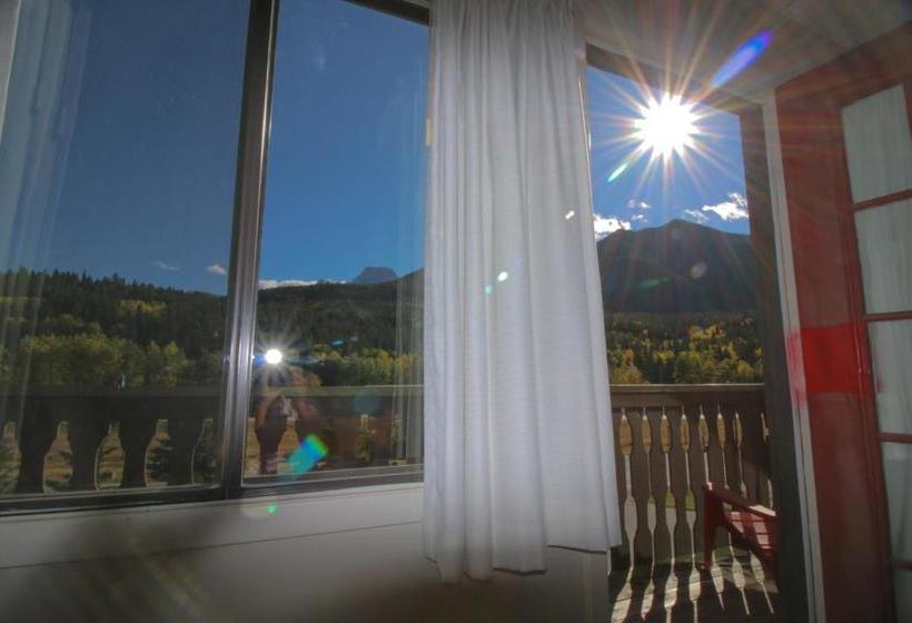 מוטל Bighorn Inn & Suites