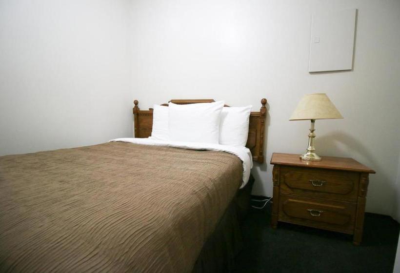 מוטל Bighorn Inn & Suites