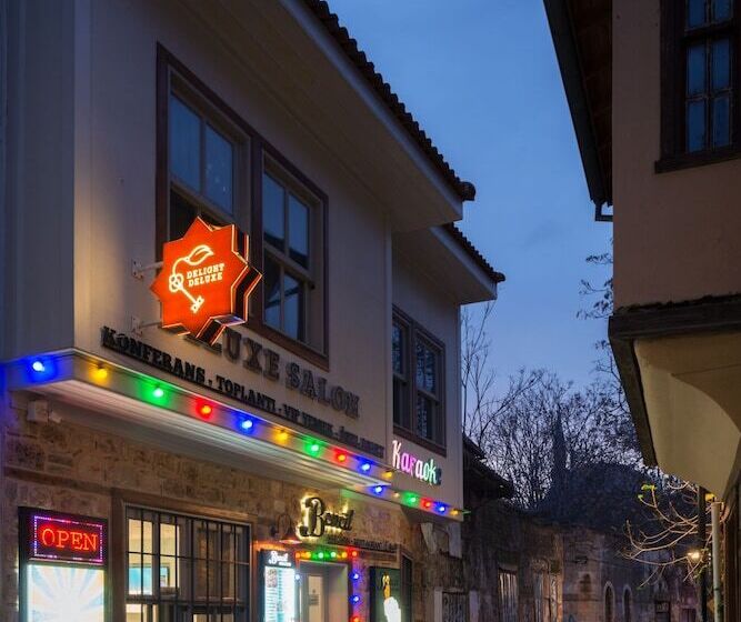 Delight Deluxe Aparts