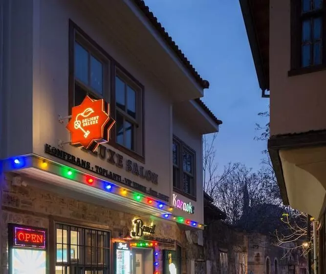 Delight Deluxe Aparts