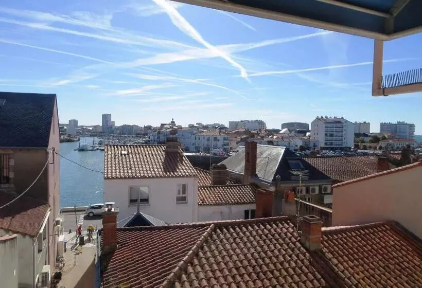 ホテル Hôtel Les Embruns Sables D'olonne