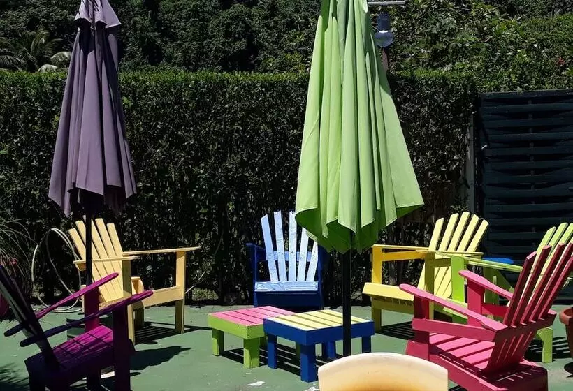 پانسیون Teavapiti Lodge