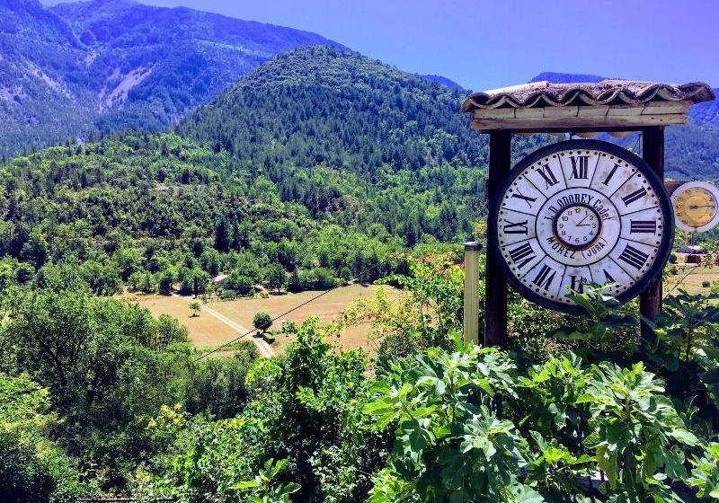 Bed and Breakfast Les Maquinols Estate