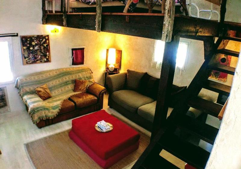 Bed and Breakfast Les Maquinols Estate