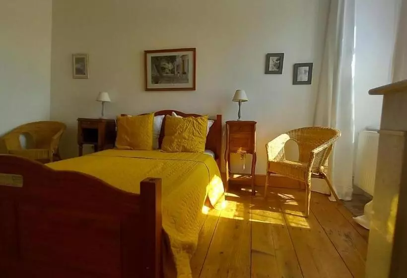 ベッドアンドブレックファースト Maison Rives   Village Du Livre De Montolieu