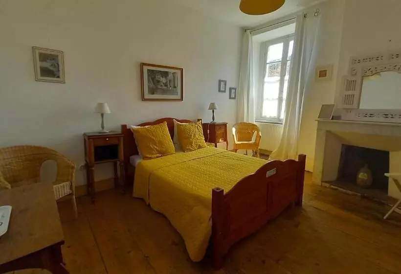 ベッドアンドブレックファースト Maison Rives   Village Du Livre De Montolieu