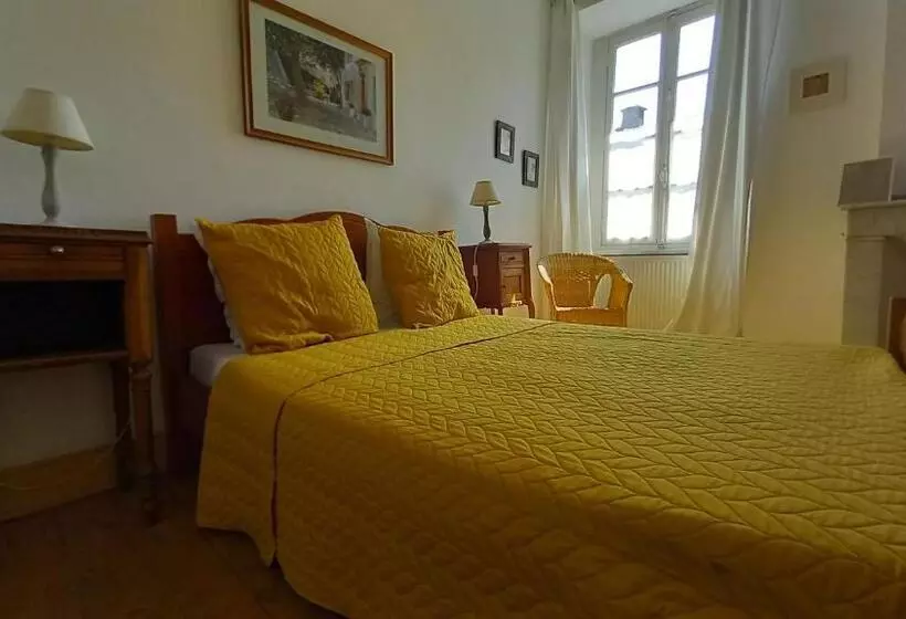 ベッドアンドブレックファースト Maison Rives   Village Du Livre De Montolieu