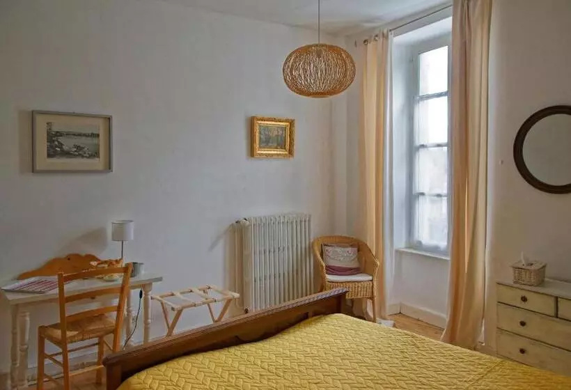 ベッドアンドブレックファースト Maison Rives   Village Du Livre De Montolieu