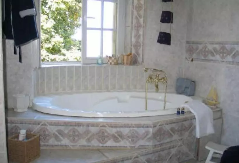 ベッドアンドブレックファースト Manoir De La Baronnie