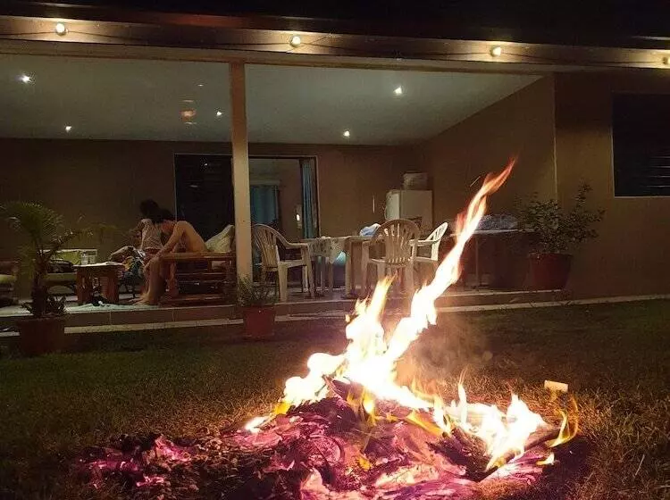 تختخواب و صبحانه Marama Lodge Tahiti