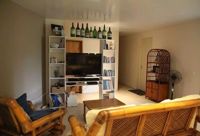 تختخواب و صبحانه Marama Lodge Tahiti