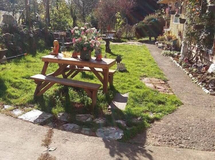 Bed and Breakfast Scott Creek Farm