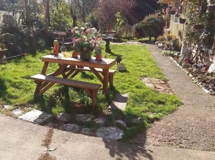 Aamiaismajoitus (B&B) Scott Creek Farm