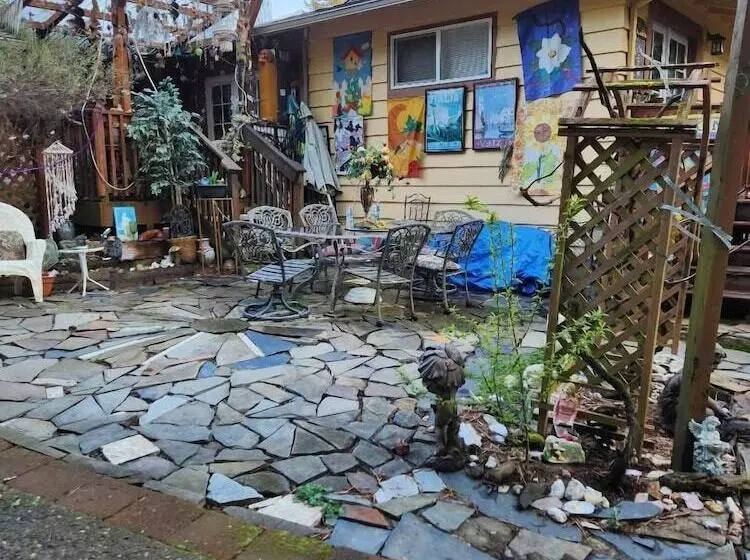 Aamiaismajoitus (B&B) Scott Creek Farm