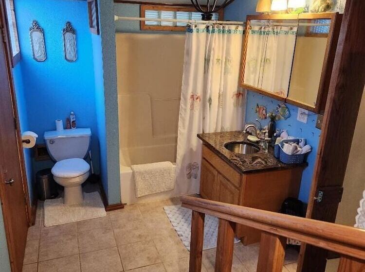 Bed and Breakfast Scott Creek Farm