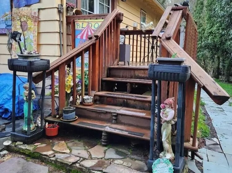 Aamiaismajoitus (B&B) Scott Creek Farm