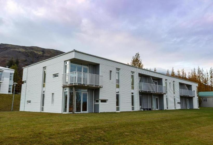 Golden Circle Apartments