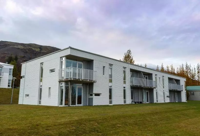 Golden Circle Apartments