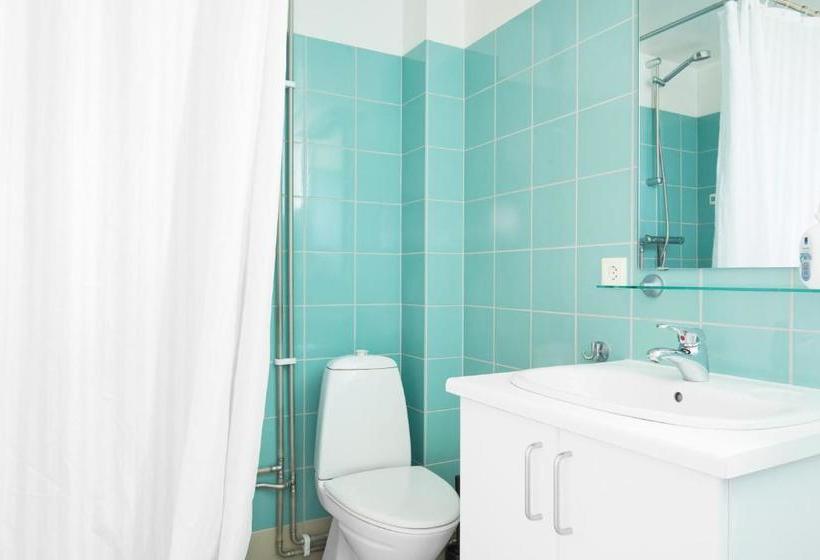 Golden Circle Apartments