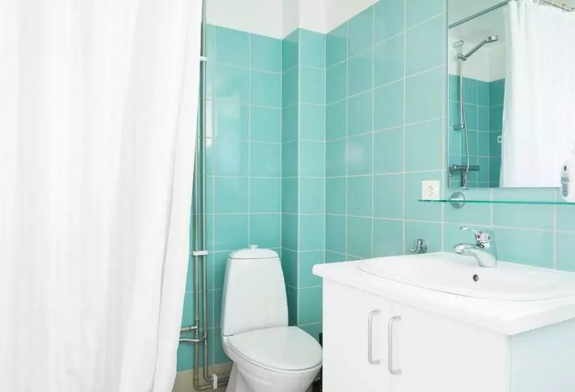 Golden Circle Apartments