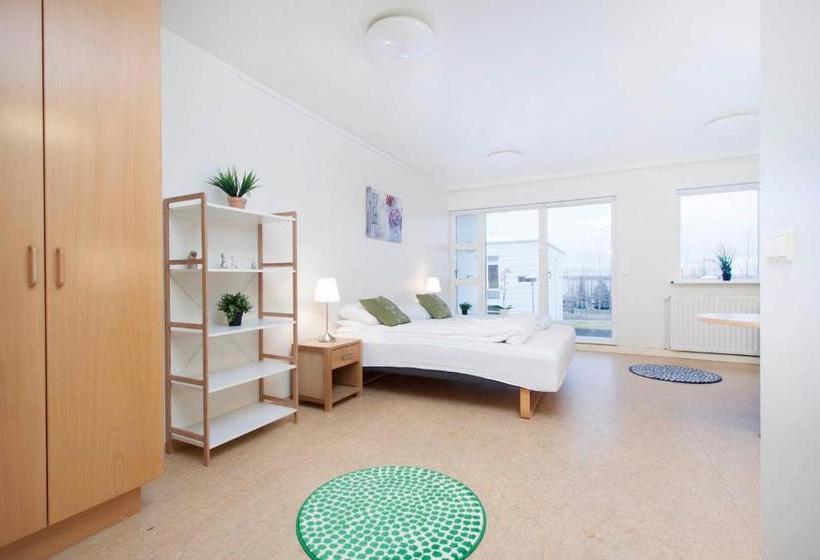 Golden Circle Apartments