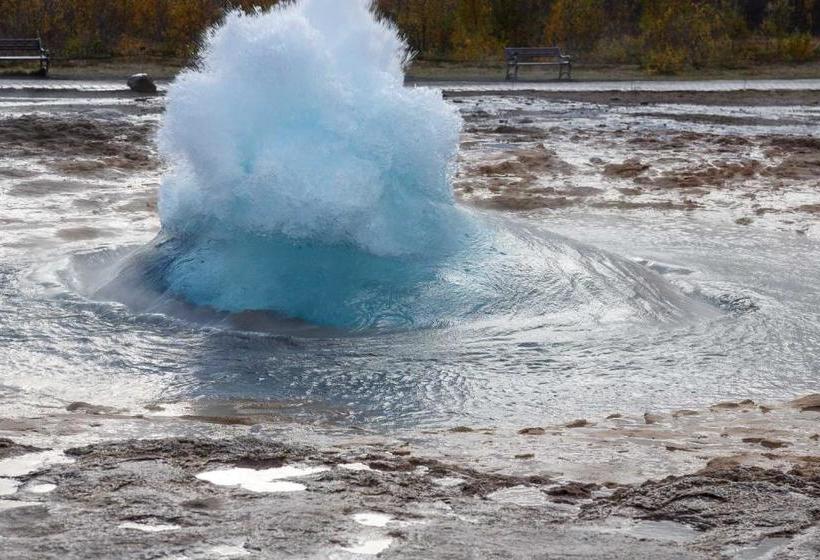 Golden Circle Apartments