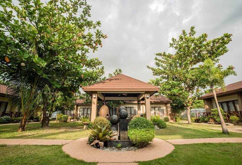 هتل Aureo La Union