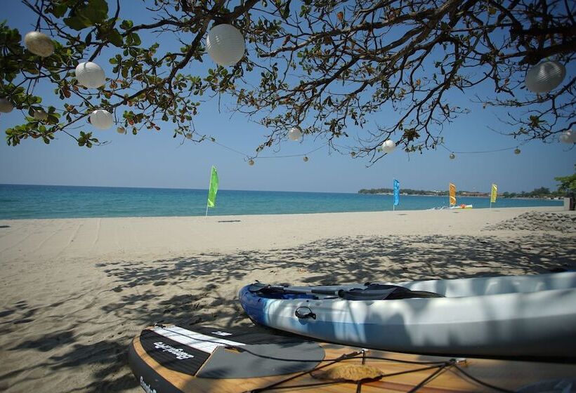 هتل Aureo La Union