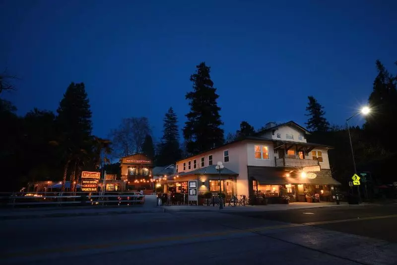 Hotelli Calistoga Inn Restaurant And Brewery