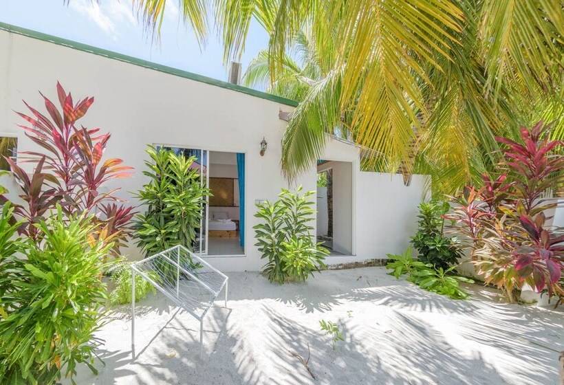 هتل Captains Residence By Vista