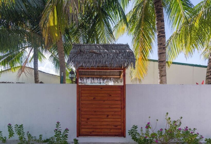 هتل Captains Residence By Vista