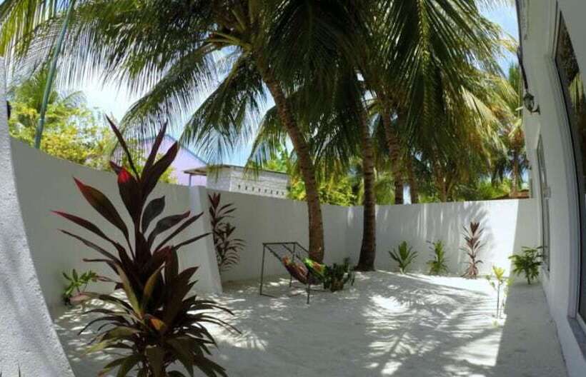 هتل Captains Residence By Vista