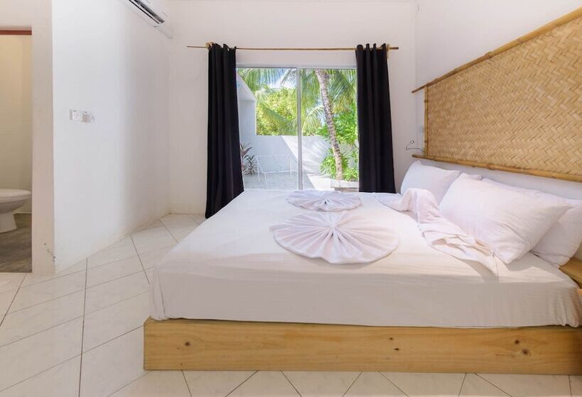 هتل Captains Residence By Vista