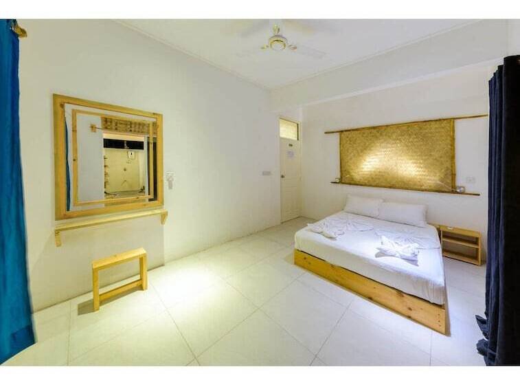 هتل Captains Residence By Vista