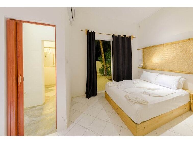 هتل Captains Residence By Vista