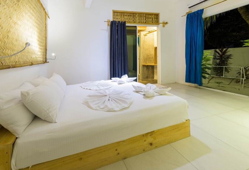 هتل Captains Residence By Vista