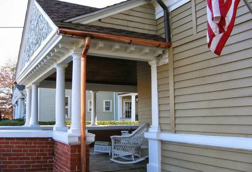 هتل The Charles Newhall House