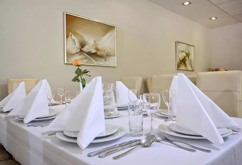 Hotelli Green Park Conference Centre