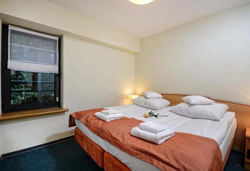 酒店 Green Park Conference Centre