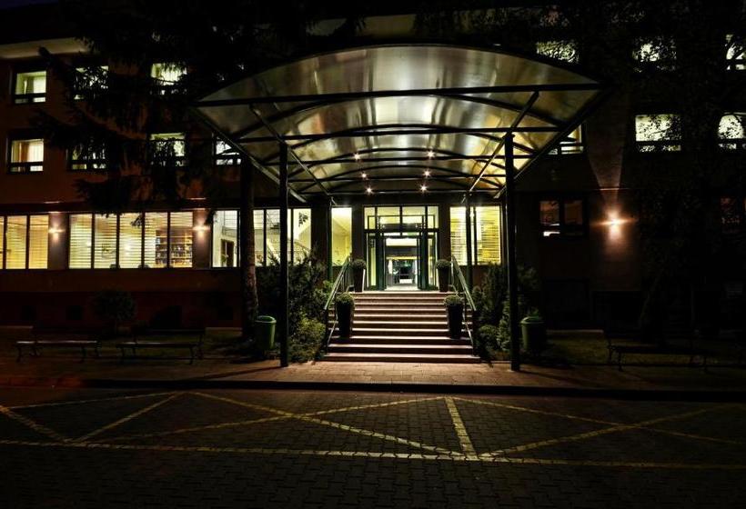 酒店 Green Park Conference Centre