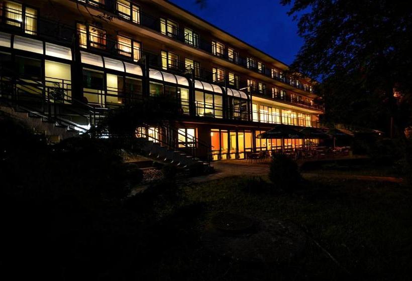 酒店 Green Park Conference Centre