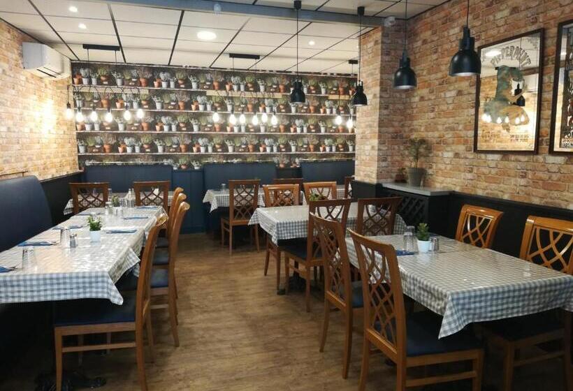 Hotel Hôtel De La Poste