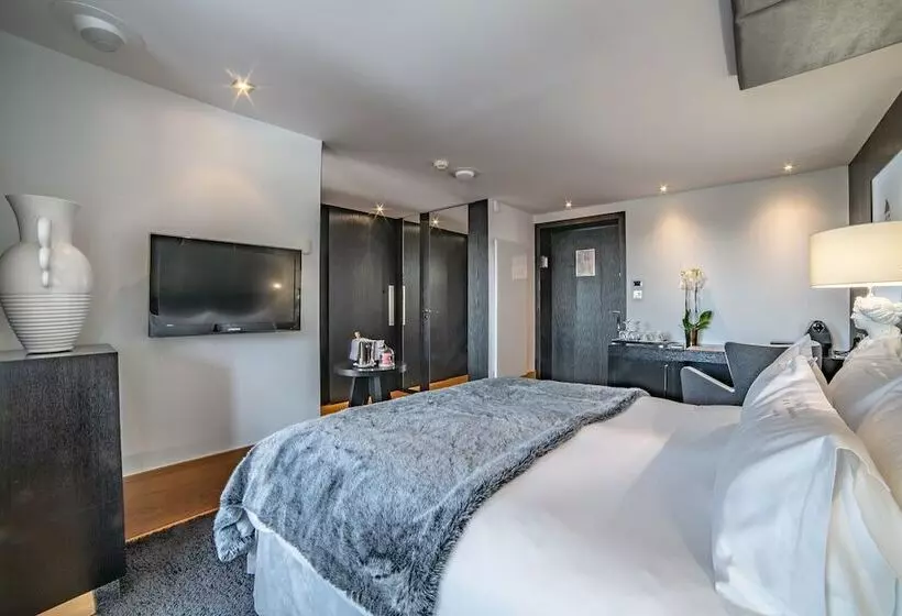 ホテル Hôtel Le Strato