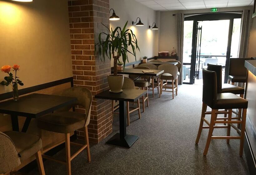 酒店 The Originals City, Hôtel Du Château, Pontivy