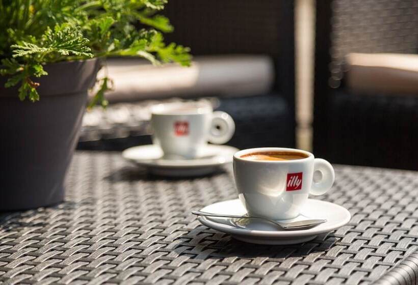 酒店 The Originals City, Hôtel Du Château, Pontivy