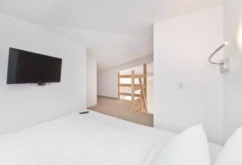 هتل Villa 21 By Victus