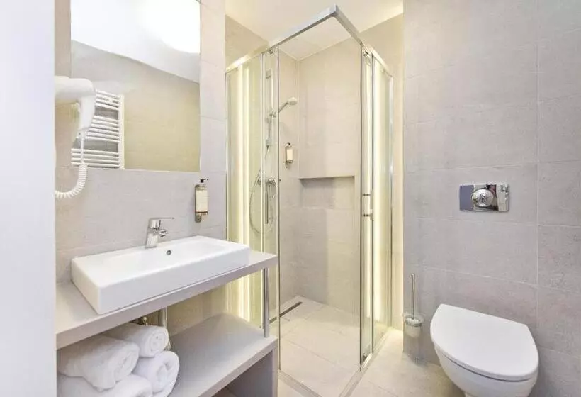هتل Villa 21 By Victus