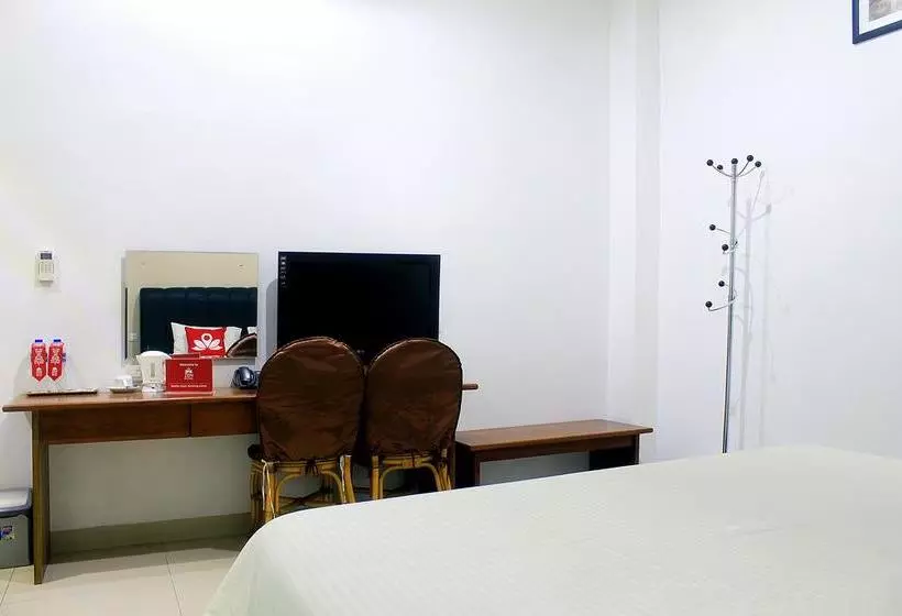 ホテル Zen Rooms Lengkong Besar
